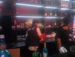 Barang Bukti Alkohol Ilegal Disita, Mobil Xpander Isi Miras di Panda Club One Batam Mall Ternyata Gunakan Pelat Palsu